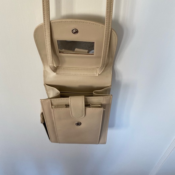 Vintage Buxton Leather Crossbody Bag. Barely used. - Picture 2 of 3